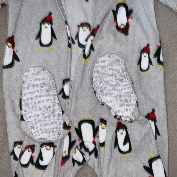 Fleece sleeper with zipper closure! New without tag. - Picture 3 of 5